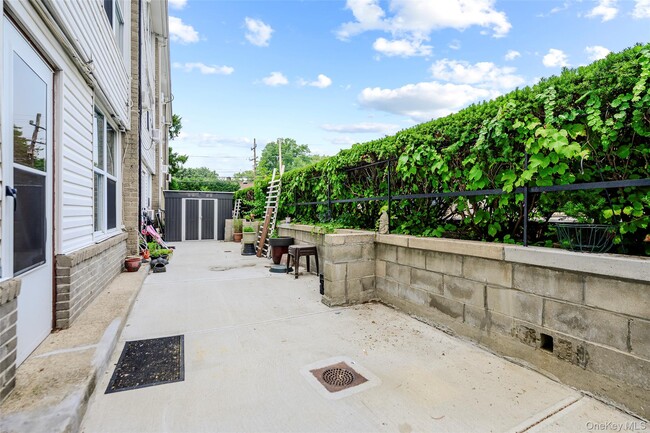 Building Photo - 3 Duryea Pl