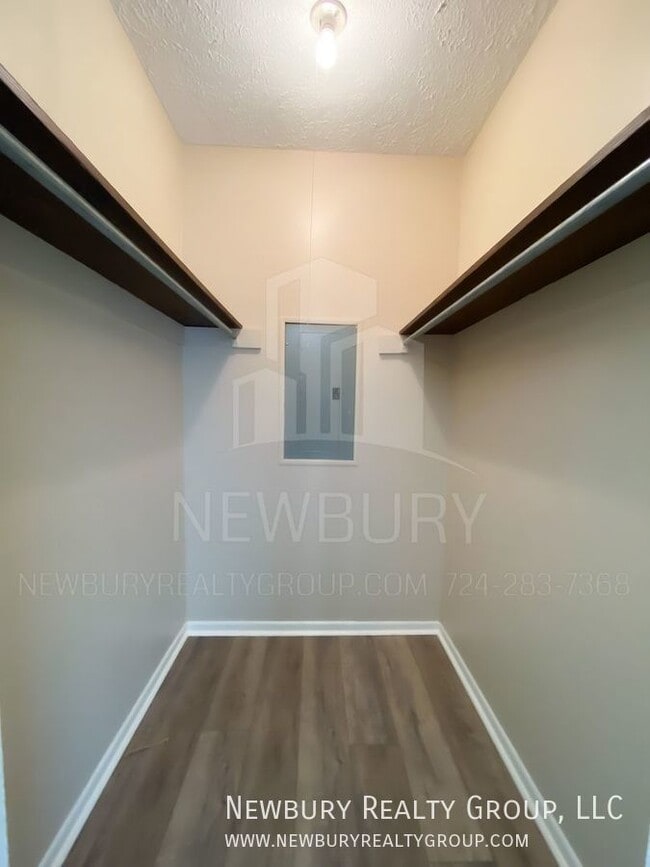 Building Photo - 19 Clearview Meadows