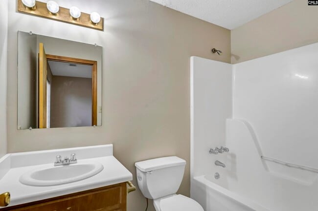 Building Photo - 122 Hazelwood Ct
