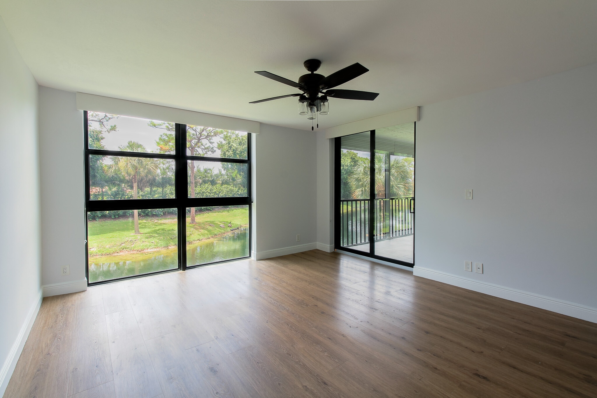 Building Photo - 6562 Boca del Mar Dr