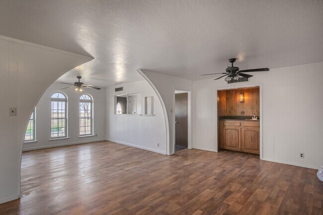 Building Photo - 3025 W Ohara Rd