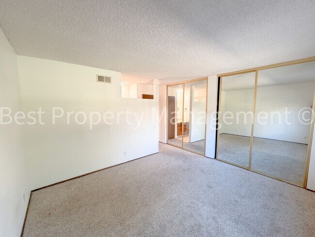 Building Photo - Great Shape Single Family Home near Fremont Bart Station