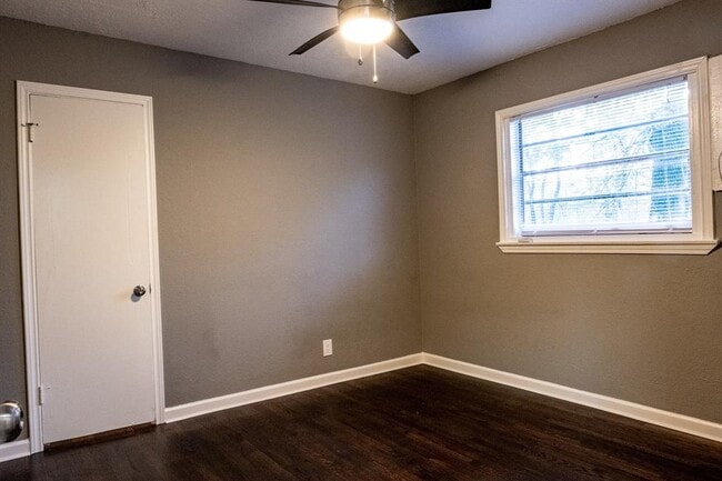 Building Photo - 5532 Eskridge St