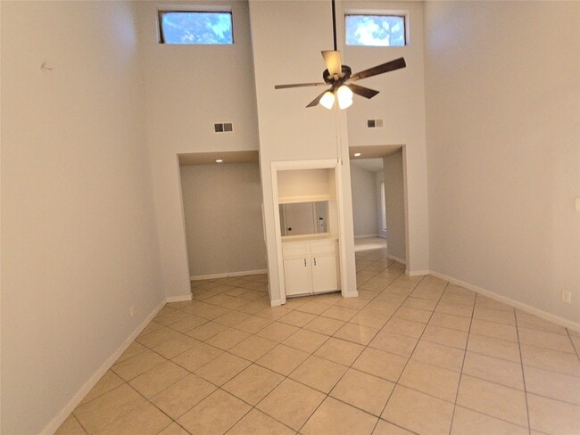 Building Photo - 11231 Glenforest Dr