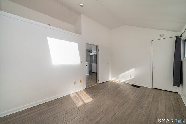 Building Photo - 10C Crouch Rd