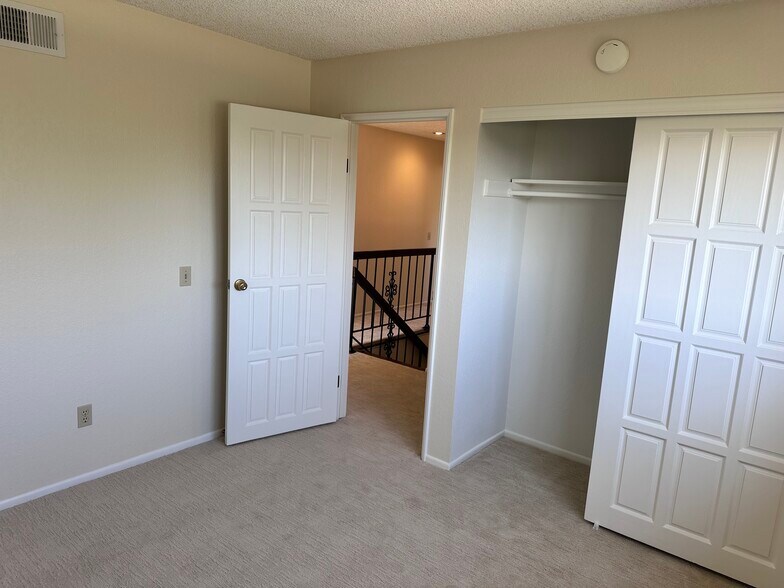 Building Photo - 3218 Tannencrest Dr
