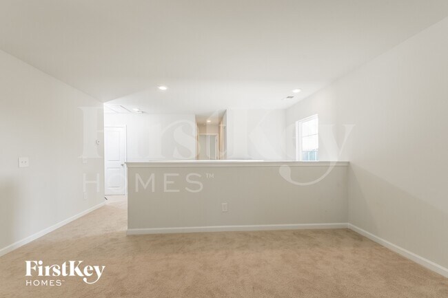 Building Photo - 272 Witch Hazel St