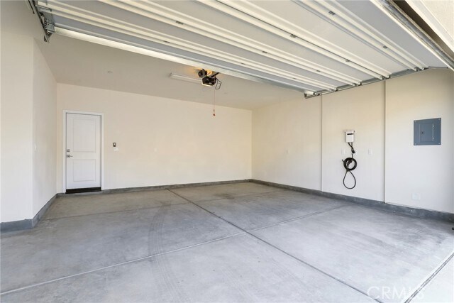 Building Photo - 27213 Tamarack Ln