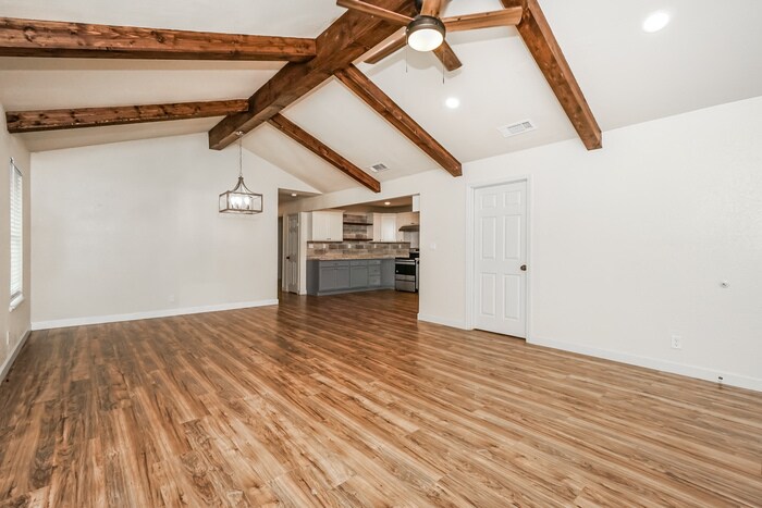 Building Photo - 931 W Hutchins Pl