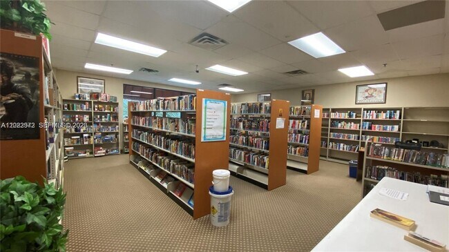 Building Photo - 8961 S Hollybrook Blvd