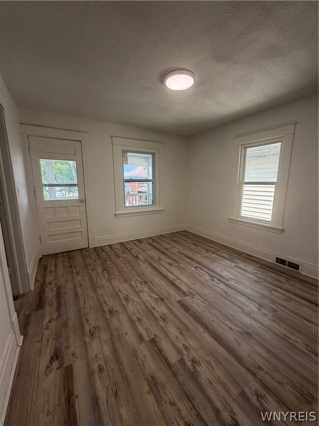 Building Photo - 1533 La Salle Ave