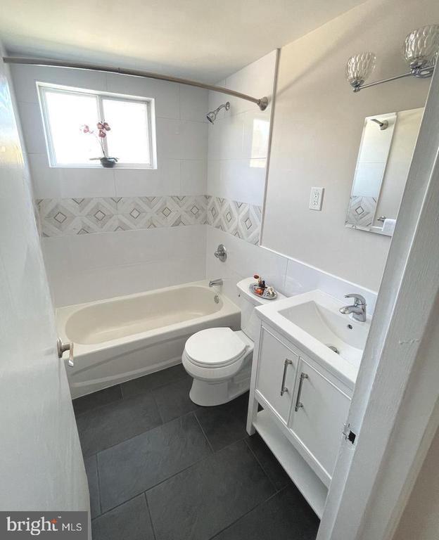 Building Photo - 104 Clement Rd