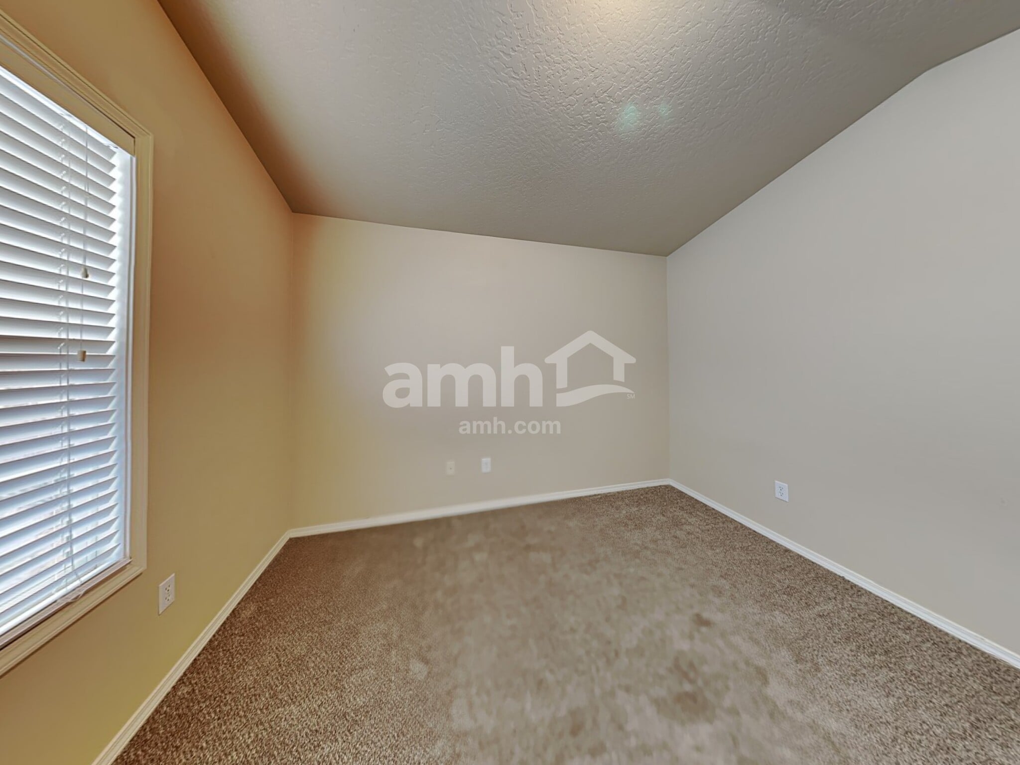 Building Photo - 6360 S White Cliff Ave