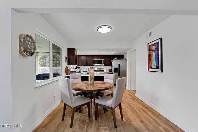 Building Photo - 608 La Chapa Ave