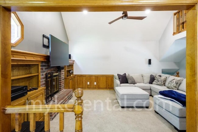 Building Photo - 2024 S Downing St