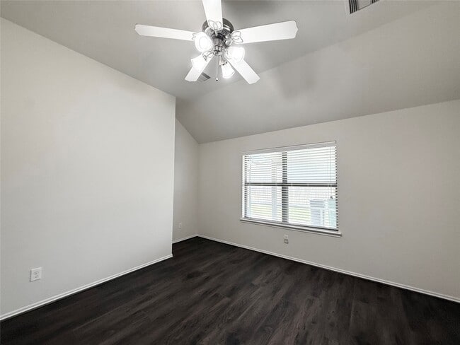 Building Photo - 24810 Lazy Tee Ln