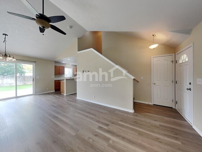 Building Photo - 1364 N El Camino Ave