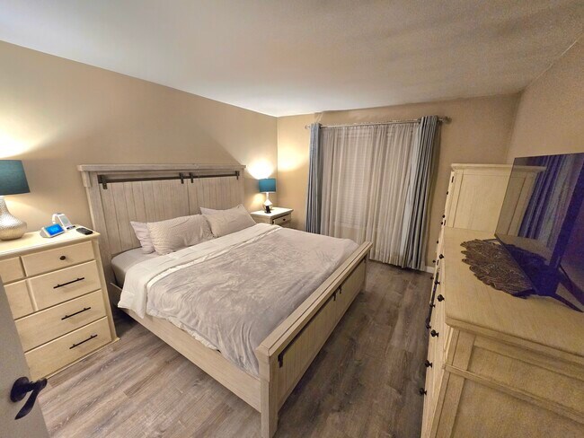 Building Photo - 9 Balsam Ct