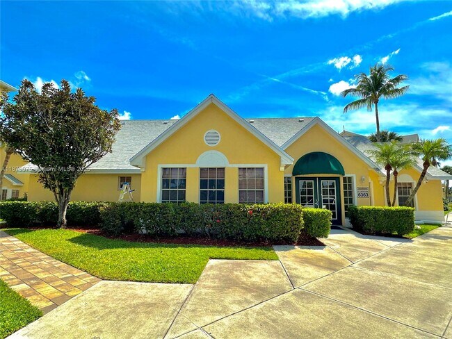 Building Photo - 6340 La Costa Dr