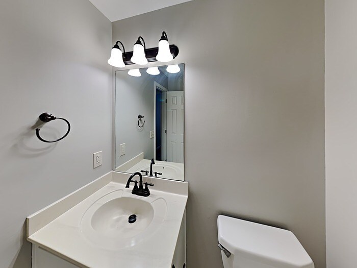 Building Photo - 8878 Carroll Manor Dr