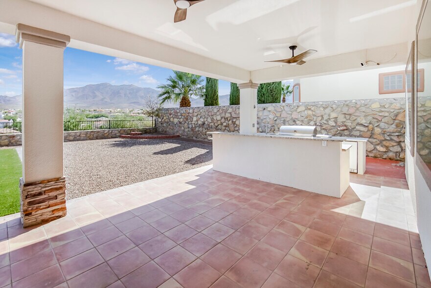 Building Photo - 6489 Calle Placido Dr