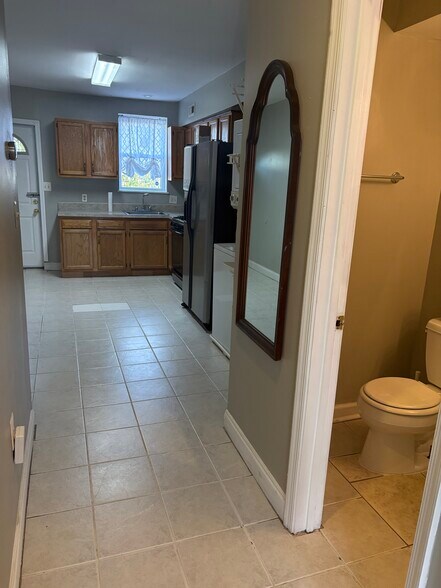 Hall to kitchen - 1419 Ward St