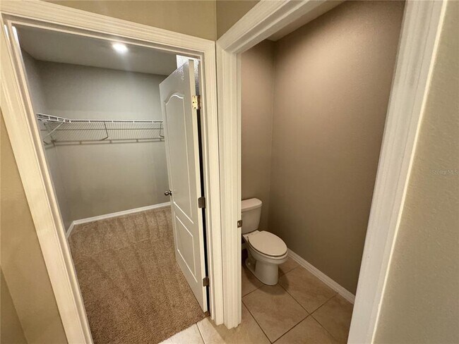 Building Photo - 404 Tanglewood Dr