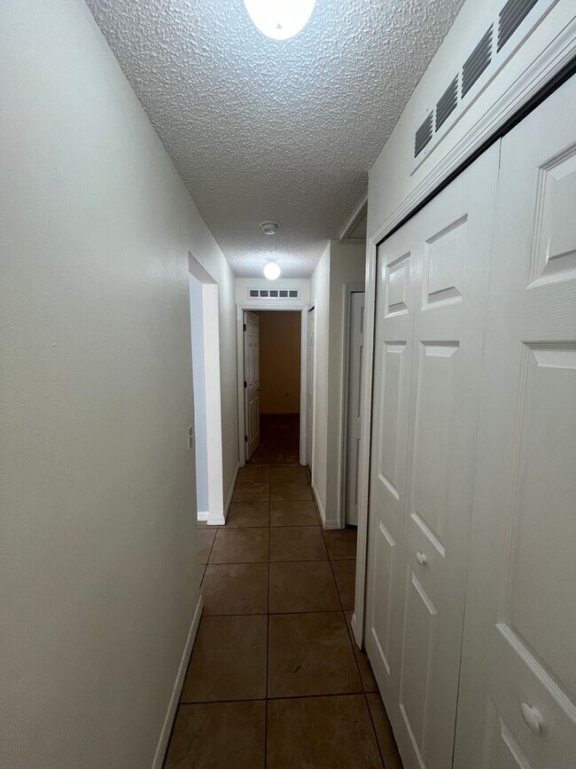 Building Photo - Beautiful Home with Spacious backyard