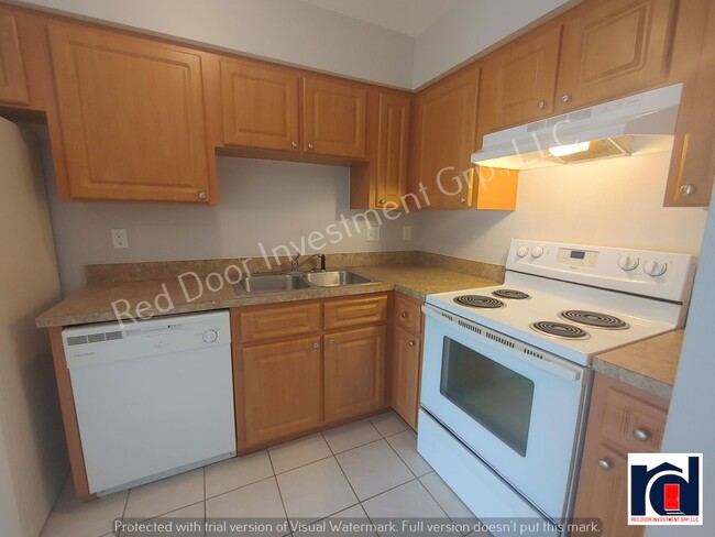 Building Photo - Renovated 2 Bedroom 1 Bath Quadplex-Ocala!