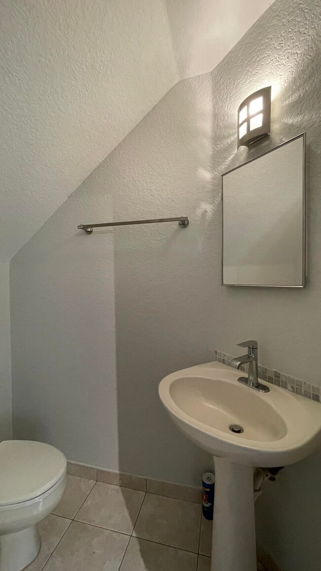 Building Photo - 6722 Duval Ave