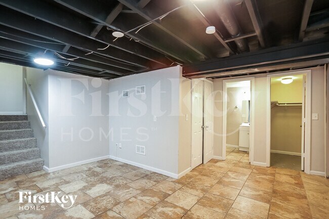 Building Photo - 5902 E 95th Terrace