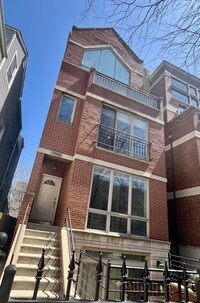 Building Photo - 2923 N Damen Ave
