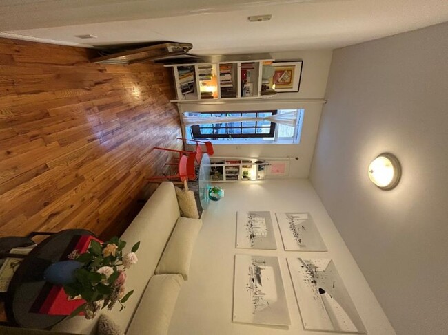 Building Photo - 1 bedroom in New York NY 10028