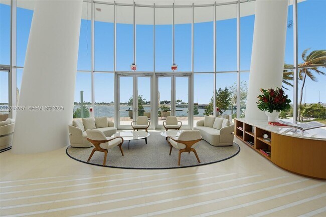 Building Photo - 175 SE 25th Rd