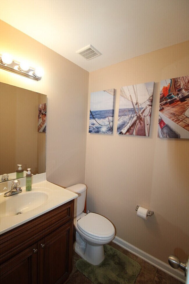 Building Photo - 1425 Mayfield Dr