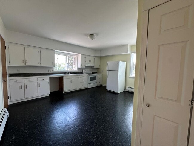 Building Photo - 2872 Pawtucket Ave