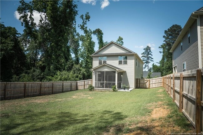 Building Photo - 919 Carolina Ave