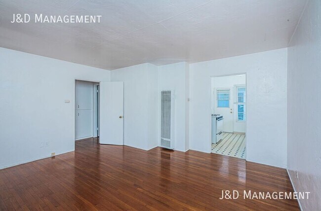 Building Photo - 2231 Meade Ave