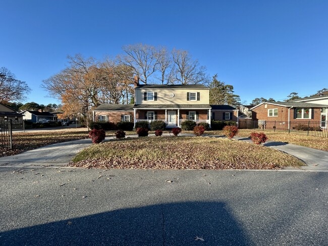 Building Photo - 845 Kennedy Ave