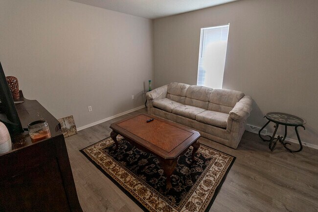 Building Photo - 204 Wheaton Ct