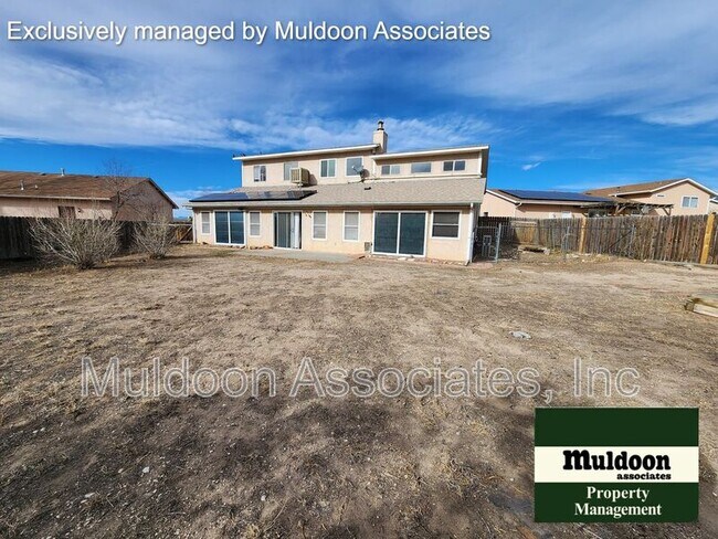 Building Photo - 654 S Bellflower Dr