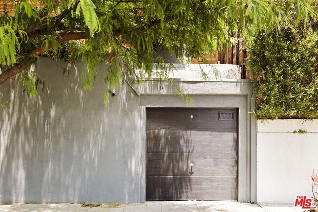 Building Photo - 3633 Effie St