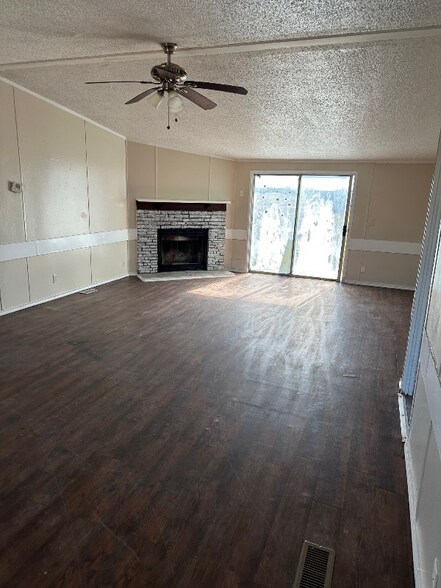 Building Photo - 155 Bedrock Trail Rd