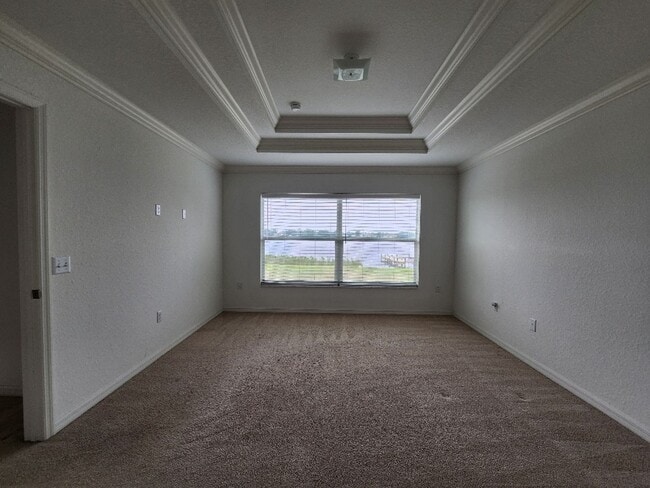 Building Photo - Gorgeous 4-Bedroom Lakefront!!