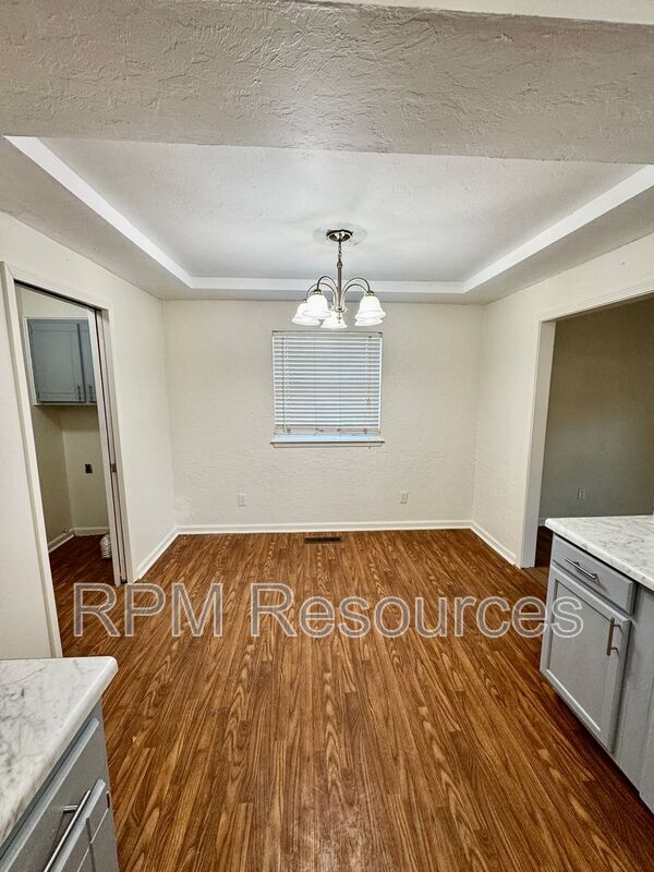 Building Photo - 10449 Dover Dr