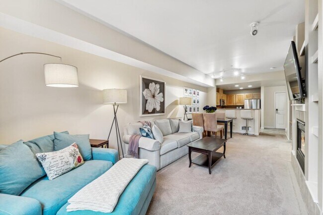 Building Photo - Frazer Court Condominiums - 1 bedroom