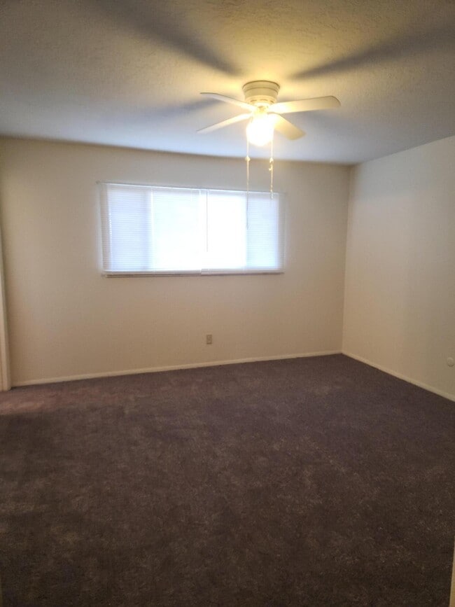 Building Photo - 8509 Bellehaven Pl NE