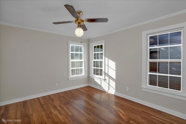 Building Photo - 3738 Greenway Pl