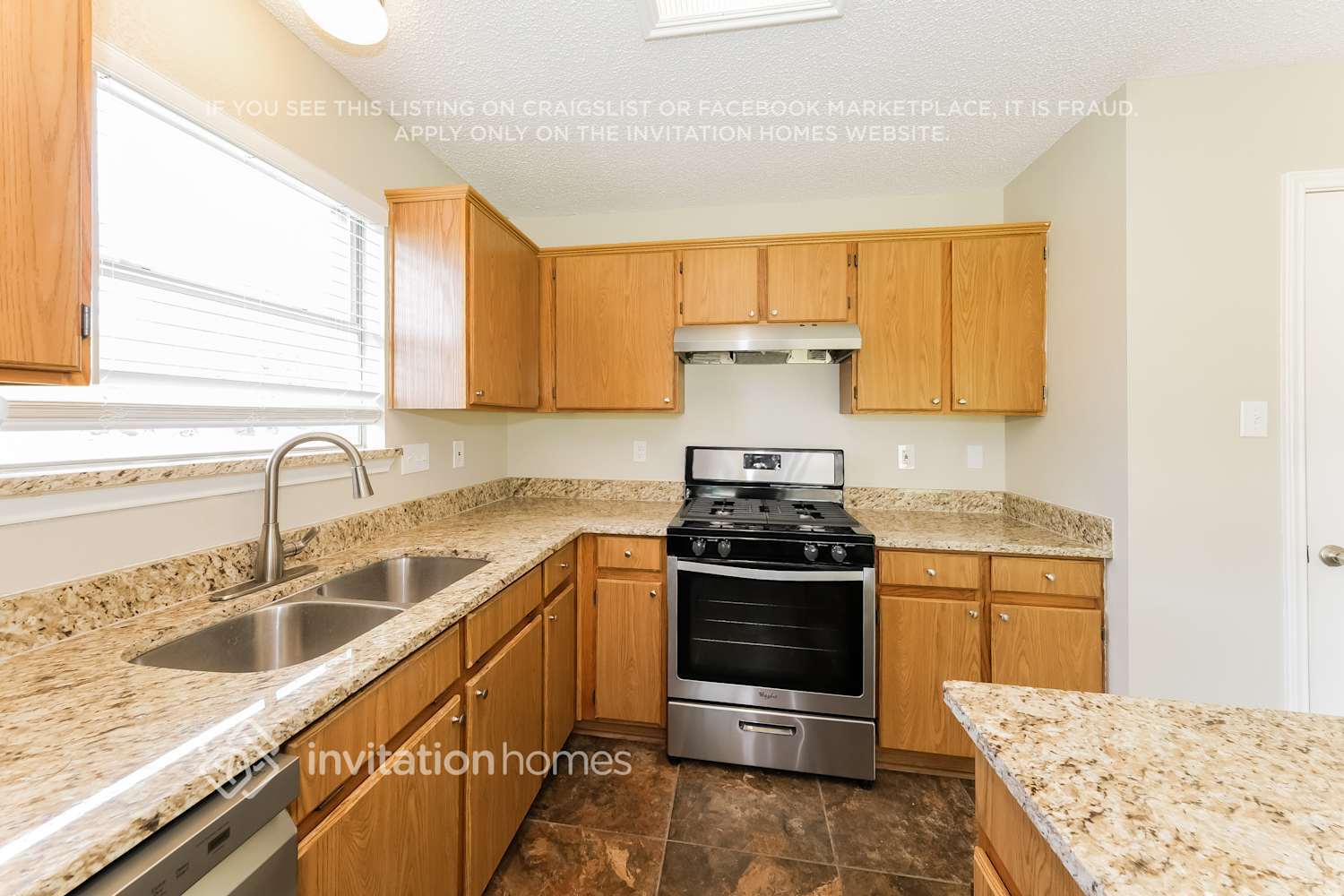 Building Photo - 2101 Logan Dr