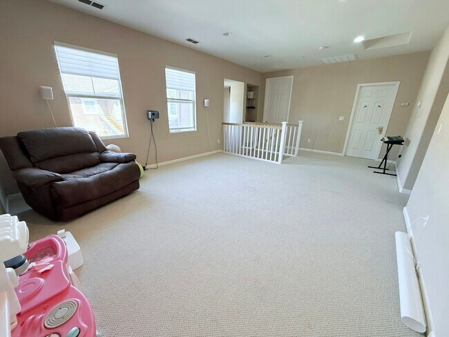 Building Photo - 1360 Red Maple Ln